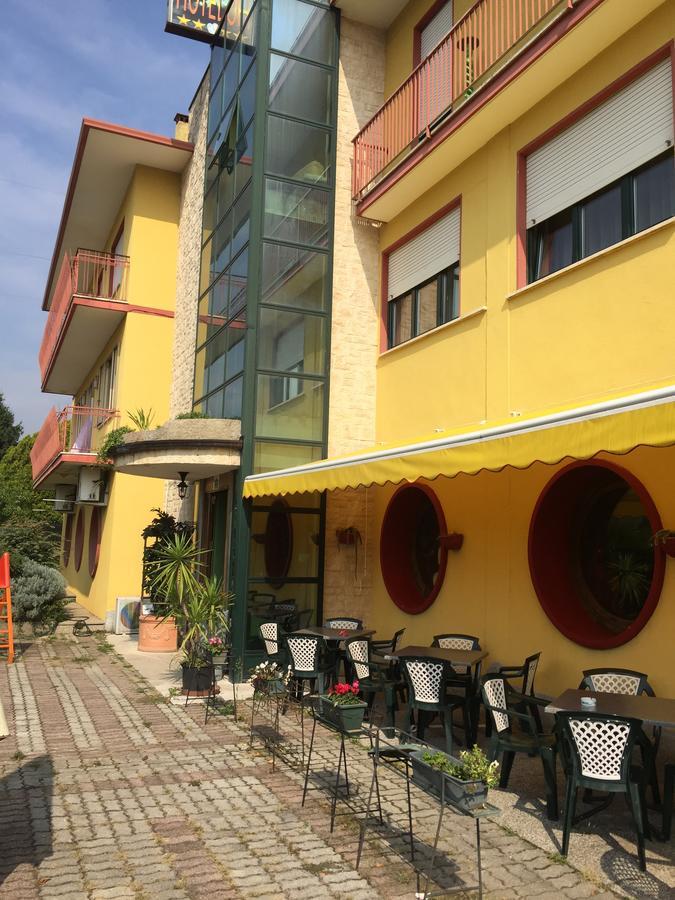 Hotel Ristorante Il Pirata San Vito di Leguzzano Екстериор снимка